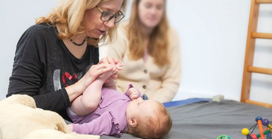 Bobath-Behandlung für Kinder - Krankengymnastik und Physiotherapie in München Moosach